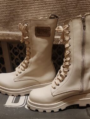 dingo Cream Lace-Up Platform Combat Boots